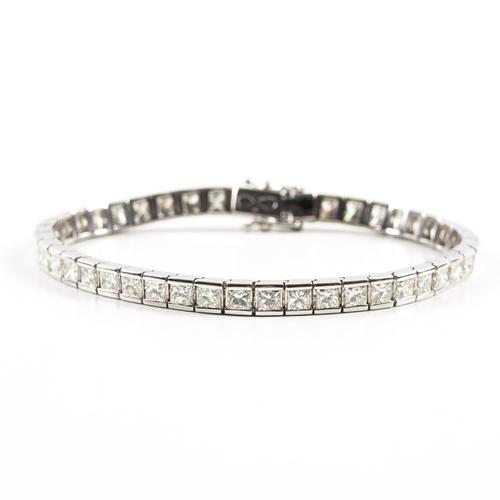 A DIAMOND LINE BRACELET (2)