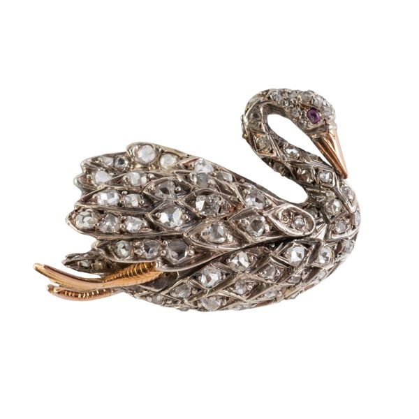 A DIAMOND SWAN BROOCH
