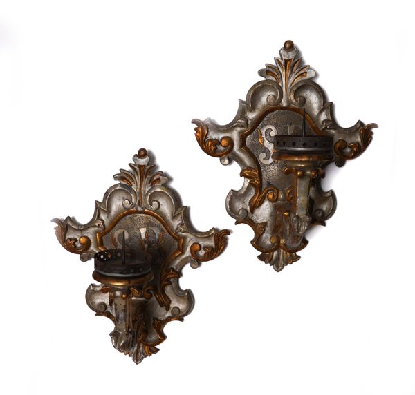 A PAIR OF ITALIAN BAROQUE STYLE SILVERED AND GILT WOOD SINGLE LIGHT WALL SCONCES (2)