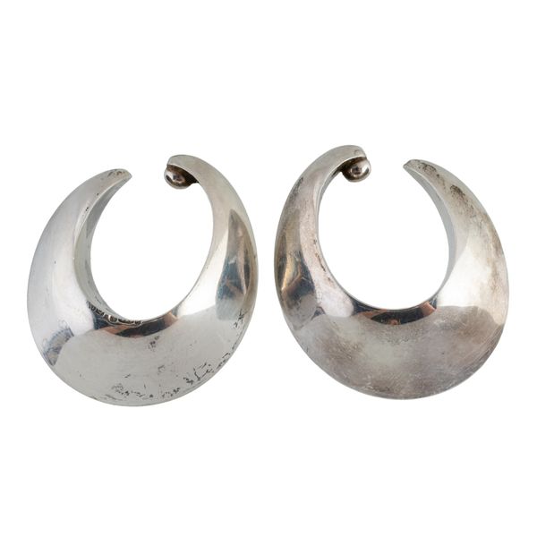 A PAIR OF GEORG JENSEN AND NANNA DITZEL 126 EARCUFFS (3)