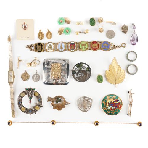 A GROUP OF JEWELLERY (QTY)