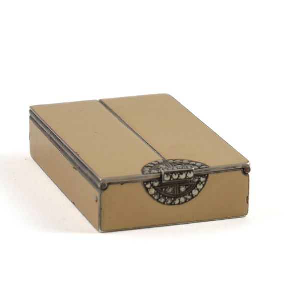 A SILVER AND LACQUERED CHINOISERIE SCENE RECTANGULAR COMPACT