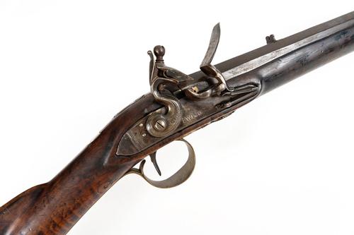 A FLINTLOCK RIFLE BY TWIGG, LONDON