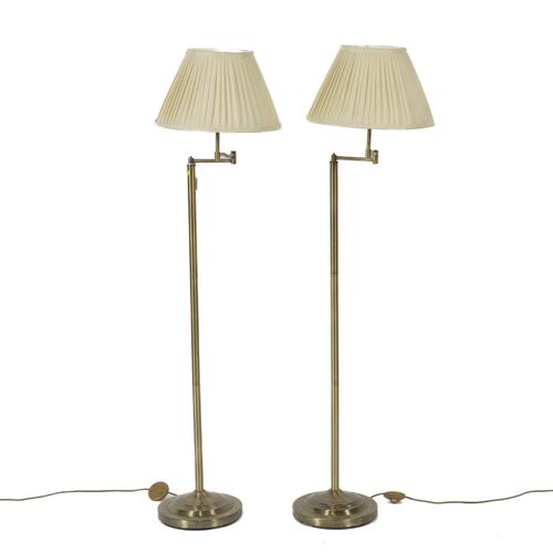 A PAIR OF BRUSHED BRASS FLOOR STANDING READING LIGHTS  (2)