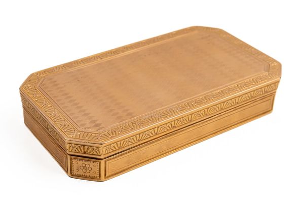 A GOLD SNUFF BOX