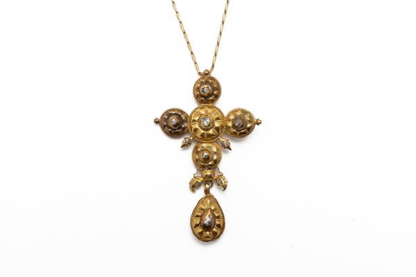 A DIAMOND SET CROSS PENDANT NECKLACE