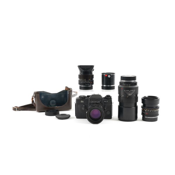 A LEICAFLEX SL2 CAMERA AND VARIOUS LENSES /ACCESSORIES (8)