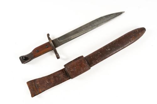 A CANADIAN ROSS RIFLE BAYONET AND SCABBARD