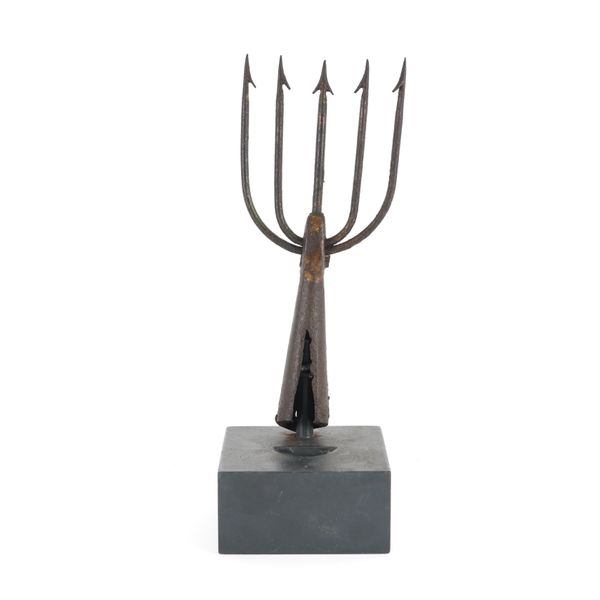 A FISH SPEAR HEAD