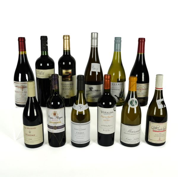 TWELVE BOTTLES OF WINE COMPRISING