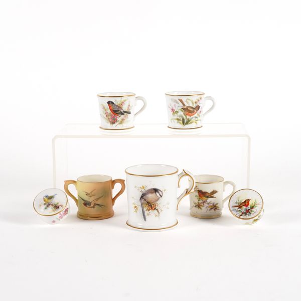 A GROUP OF ROYAL WORCESTER ORNITHOLOGICAL PORCELAIN (9)