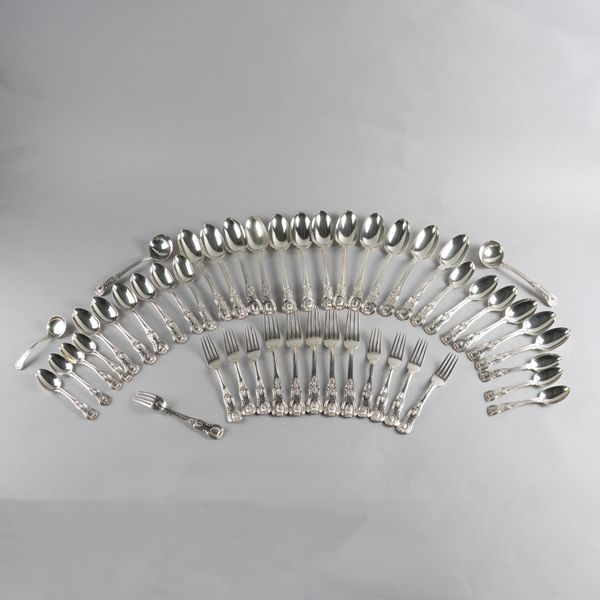 A SILVER KINGS PATTERN PART CANTEEN OF TABLE FLATWARE (68)