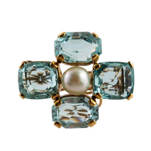 AN AQUAMARINE AND PEARL BROOCH