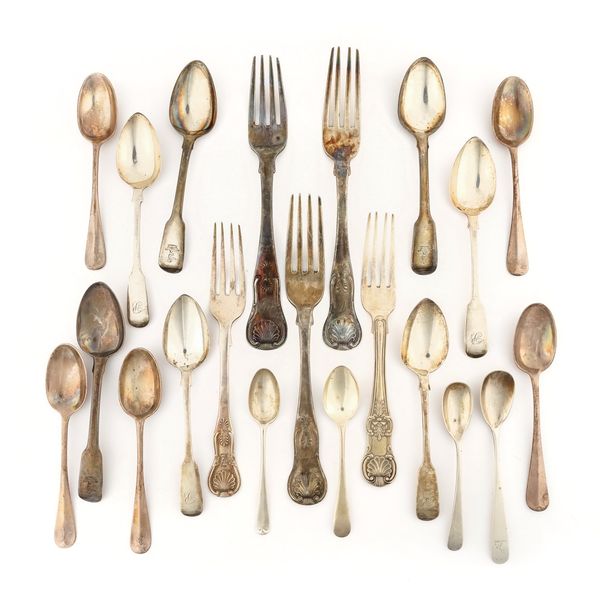 A GROUP OF SILVER TABLE FLATWARE
