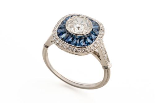 A SAPPHIRE AND DIAMOND DRESS RING (2)
