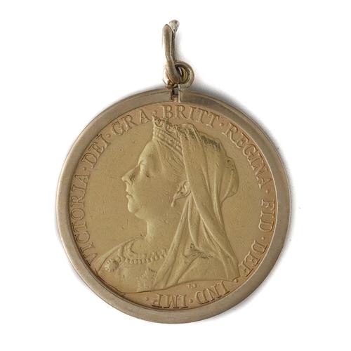 A VICTORIA OLD HEAD SOVEREIGN