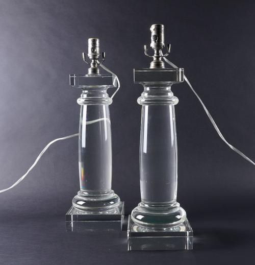VISUAL COMFORT & CO: A PAIR OF CRYSTAL COLUMN TABLE LAMPS (2)