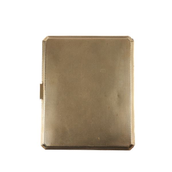 A 9CT GOLD CIGARETTE CASE