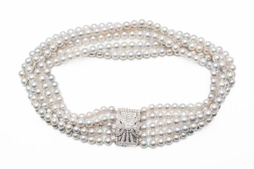 A FIVE STRAND PEARL CHOKER, BOXED (3)