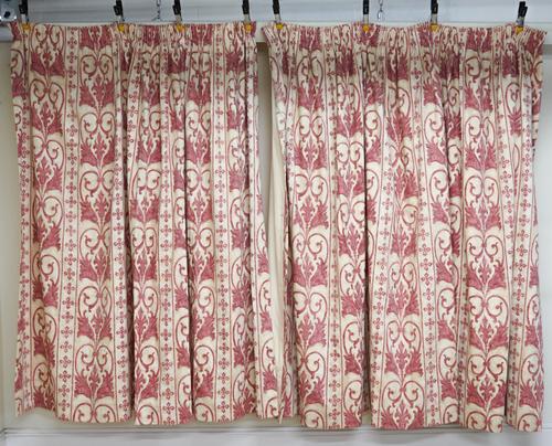 FIVE PAIRS OF COTTON CURTAINS IN TWO PATTERNS (14)