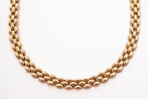 A 9CT GOLD COLLAR NECKLACE