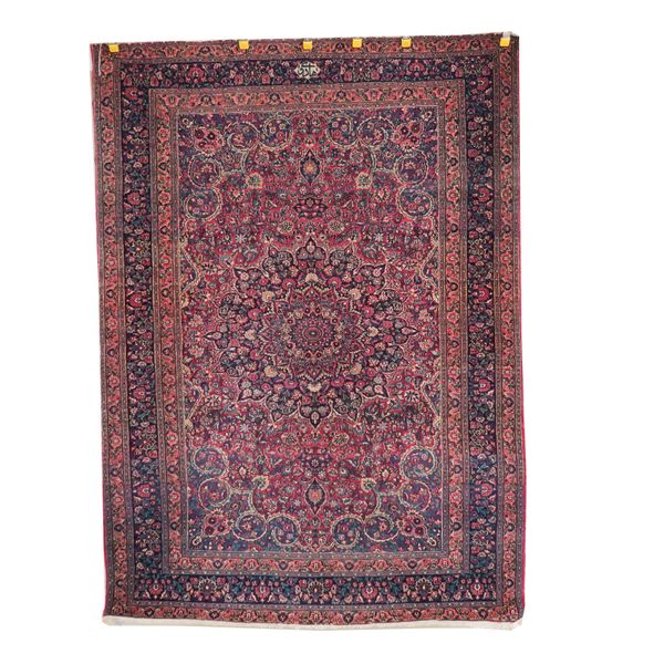 A FINE EAST PERSIAN RUG