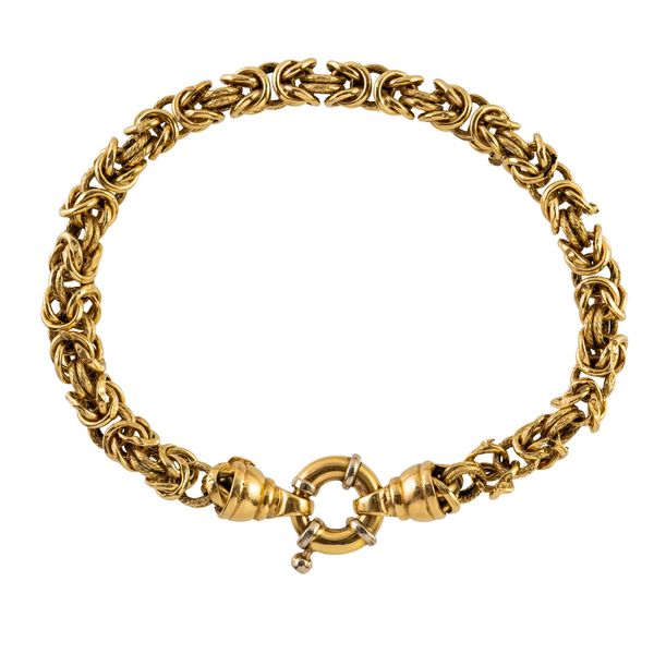 A GOLD BYZANTINE LINK BRACELET