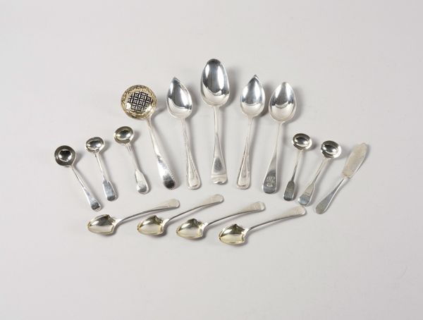 A GROUP OF SILVER TABLE FLATWARE (15)