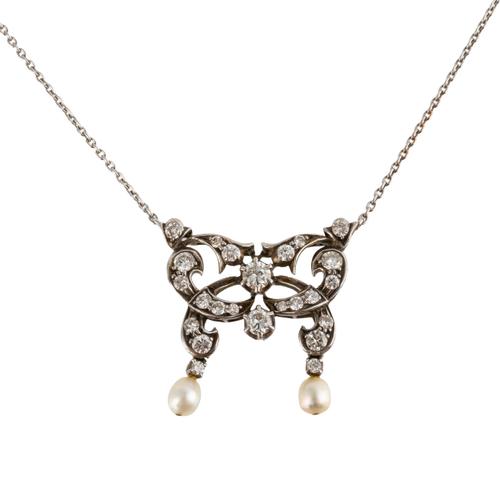 AN EDWARDIAN STYLE PENDANT NECKLACE