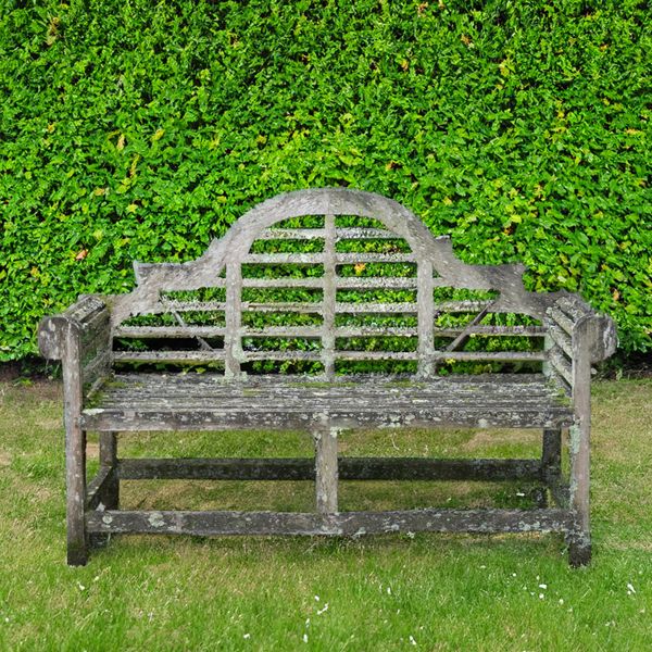 LUTYENS; A HARDWOOD GARDEN BENCH