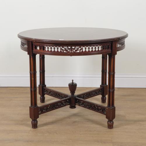 AN EDWARDIAN MAHOGANY CIRCULAR CENTRE TABLE