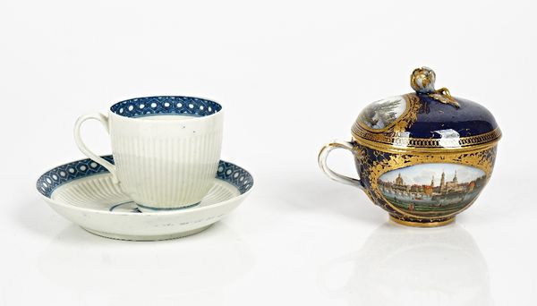 A Worcester porcelain blue and white ribbed coffee cup and saucer, circa 1765..(4)