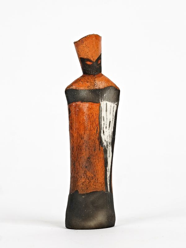 Elizabeth Raeburn ( born 1943), a raku figural vessel