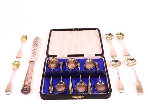 Silver flatware, comprising; a pair of Scottish provincial fiddle pattern mustard spoons, Aberdeen circa 1800, a pair of fiddle pattern salt spoons,...