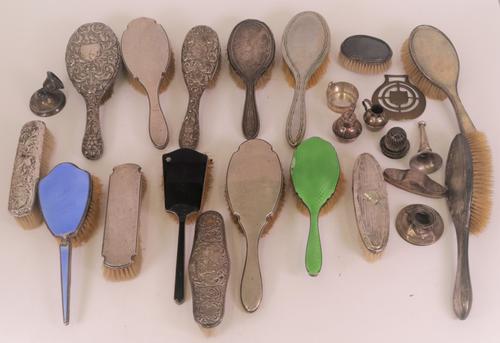 Silver mounted brushes and further items, (qty)