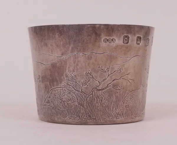 A Britannia Standard silver bowl of circular form, engraved with game birds in a landscape setting, London 1977, diameter 7.5cm, weight 121 gms 7044