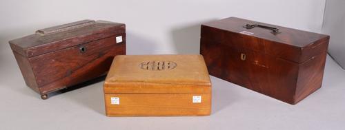 A late 19th walnut rectangular tea caddy, 30cm wide; 15cm high