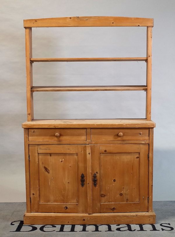 An early 20th century pine dresser