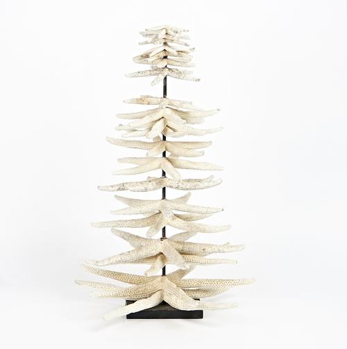 A graduated starfish Christmas tree sculpture (4)