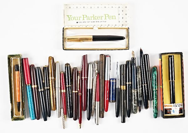 Eighteen various fountain pens, to include a green marble effect pen detailed 'Conway Stewart 85', a Parker 'Slimfold' and a Parker 'Victory',...