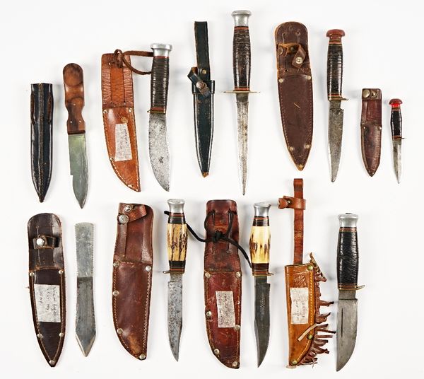 Four early 20th century hunting knives and two throwing knives (12)