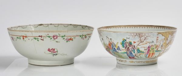 A CHINESE EXPORT MANDARIN PALETTE BOWL AND A FAMILLE-ROSE EXPORT BOWL