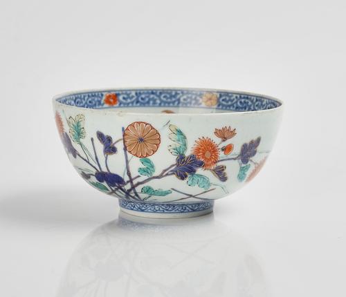 A JAPANESE IMARI BOWL