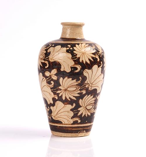 A CHINESE CIZHOU STYLE SMALL OVOID VASE