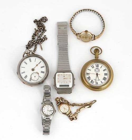 A SILVER POCKET WATCH AND CHAIN AND FURTHER WATCHES (7)