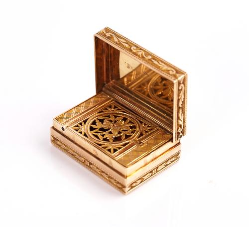 A GOLD RECTANGULAR VINAIGRETTE