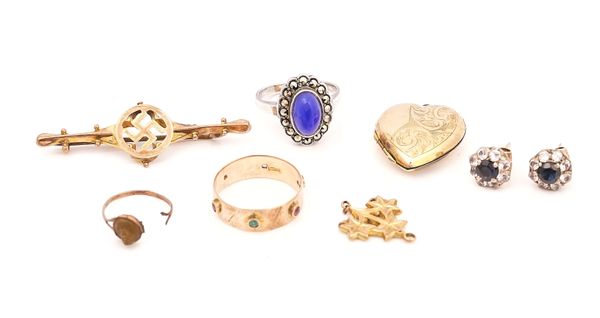 A VICTORIAN 9CT GOLD REG... BAND RING AND SIX FURTHER ITEMS (7)