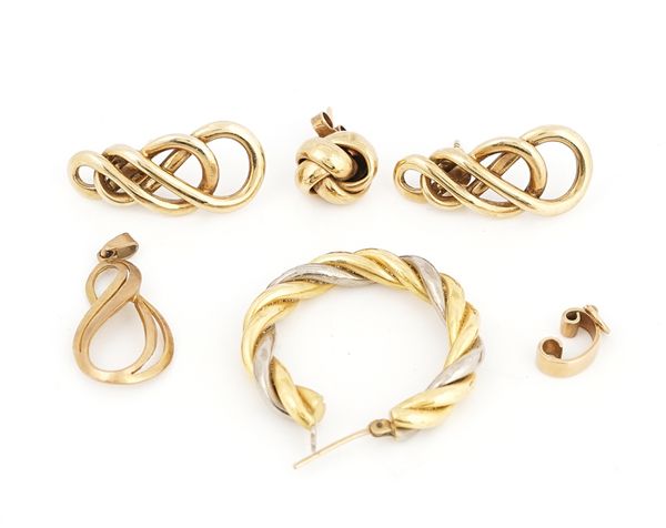 A PAIR OF 9CT GOLD EARRINGS AND FOUR FURTHER ITEMS (5)