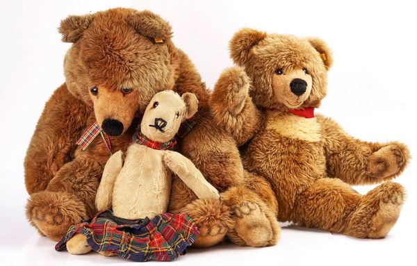 TWO STEIFF TEDDY BEARS AND ONE FURTHER TEDDY BEAR (3)