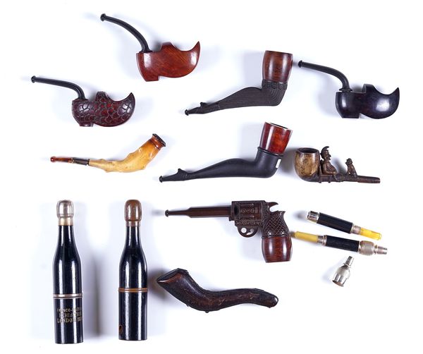 ELEVEN VARIOUS NOVELTY PIPES/CHEROOT HOLDERS (11)